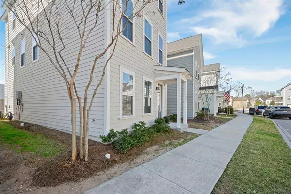 1669 Indy Dr, North Charleston, SC 29405