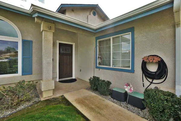 736 Pepper Avenue, Lemoore, CA 93245