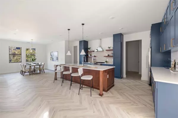 1802 E PARK CIR, Tampa, FL 33610