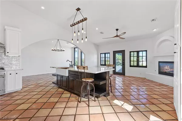 5555 W Desert Inn Road, Las Vegas, NV 89146