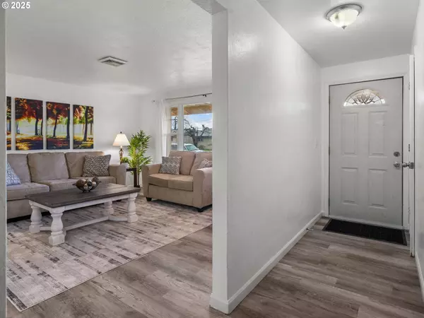 4096 CARSON DR, Salem, OR 97317