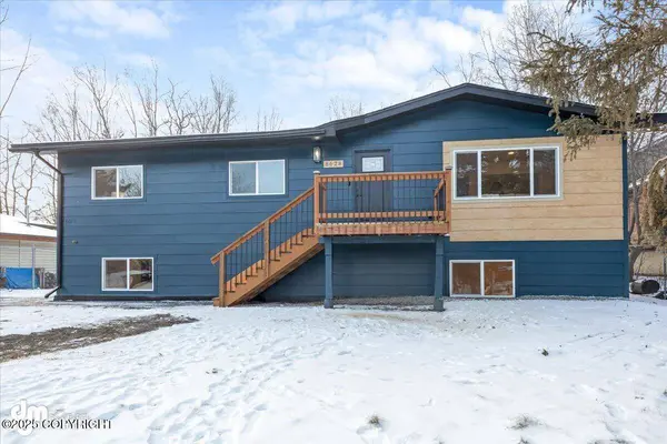 8628 Swiss PL, Anchorage, AK 99507