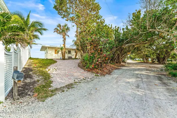 9556 Doubloon DR, Vero Beach, FL 32963