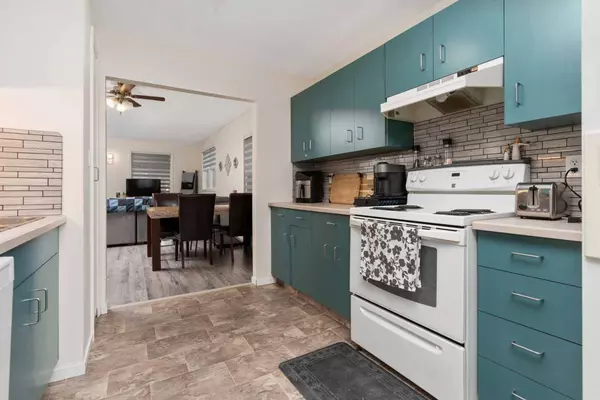 4925 52 ST, Killam, AB T0B 2L0