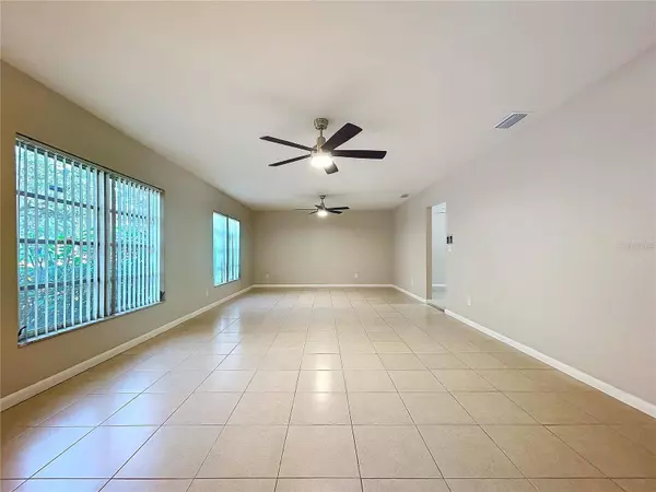 5009 E KIRBY ST, Tampa, FL 33617