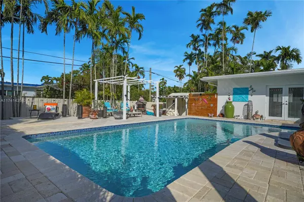 1131 Falcon Ave, Miami Springs, FL 33166