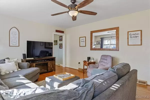 8218 N Mayfield, Mechanicsville, VA 23111