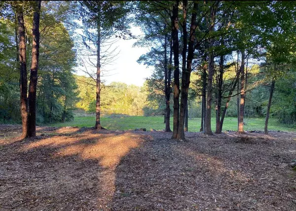 64 Seaman RD, Middletown, NY 10941