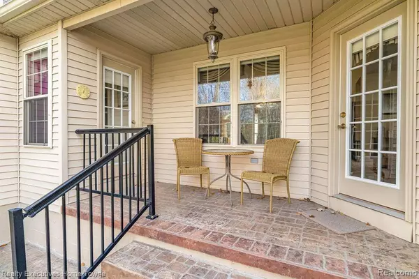 2958 WEDGEWOOD Drive, Fort Gratiot, MI 48059