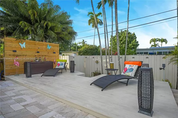 1131 Falcon Ave, Miami Springs, FL 33166