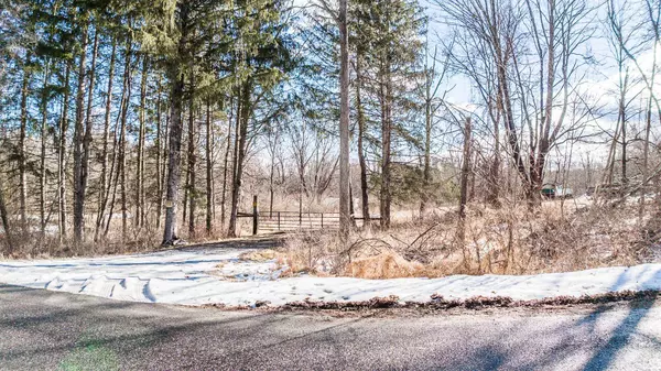 64 Seaman RD, Middletown, NY 10941