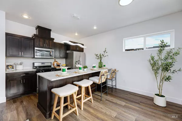 4060 N Adams Street, Garden City, ID 83714