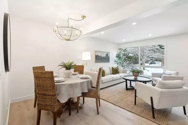 536 Point Mckay GRV NW, Calgary, AB T3B 5C5