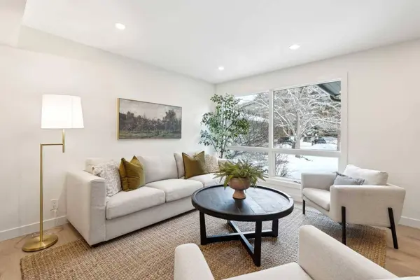 536 Point Mckay GRV NW, Calgary, AB T3B 5C5