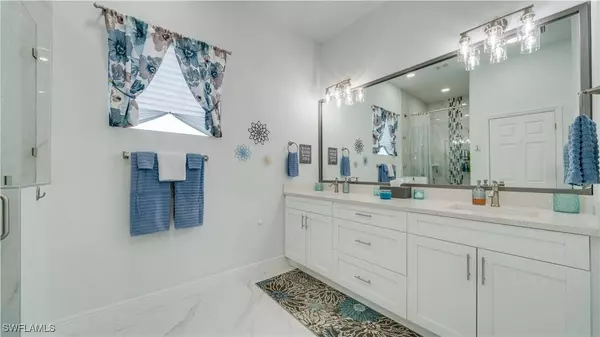 1118 NE 7th PL, Cape Coral, FL 33909