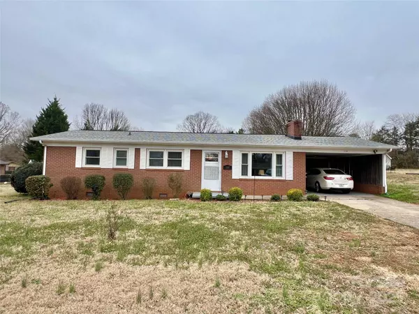 114 S Toria DR, Statesville, NC 28625