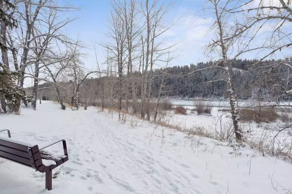 536 Point Mckay GRV NW, Calgary, AB T3B 5C5