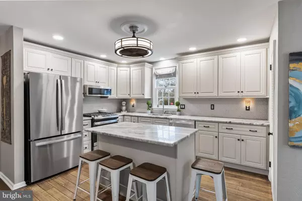 2 PARTRIDGE LN, Cherry Hill, NJ 08003