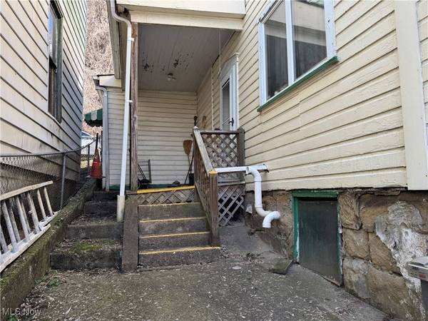 1408 Ascension ST, Martins Ferry, OH 43935