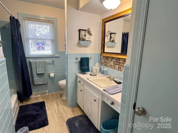 114 S Toria DR, Statesville, NC 28625