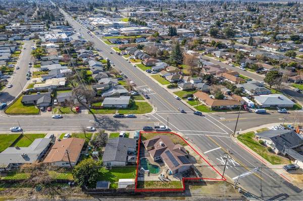 620 N Ham LN, Lodi, CA 95242