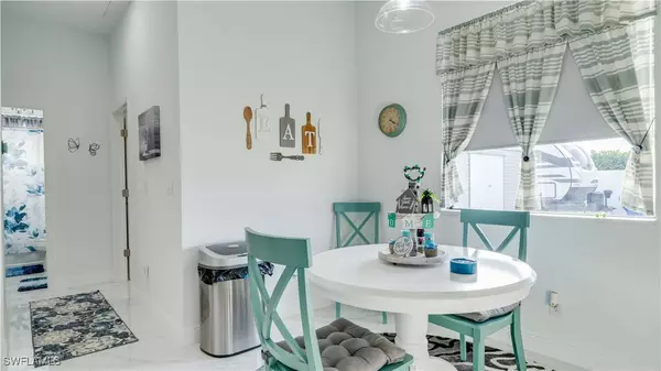 1118 NE 7th PL, Cape Coral, FL 33909