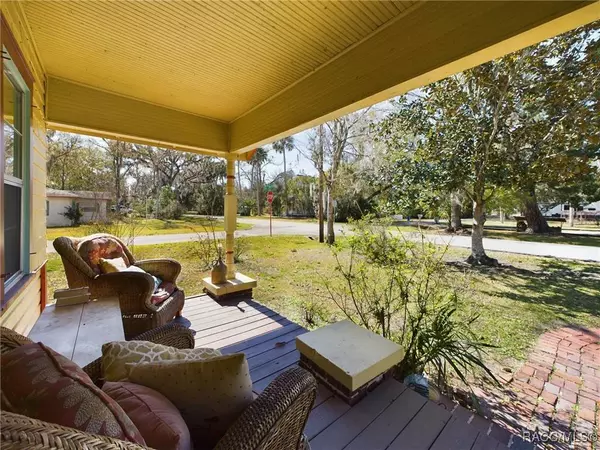 1005 NE 4th AVE, Crystal River, FL 34428