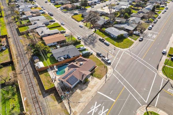 620 N Ham LN, Lodi, CA 95242