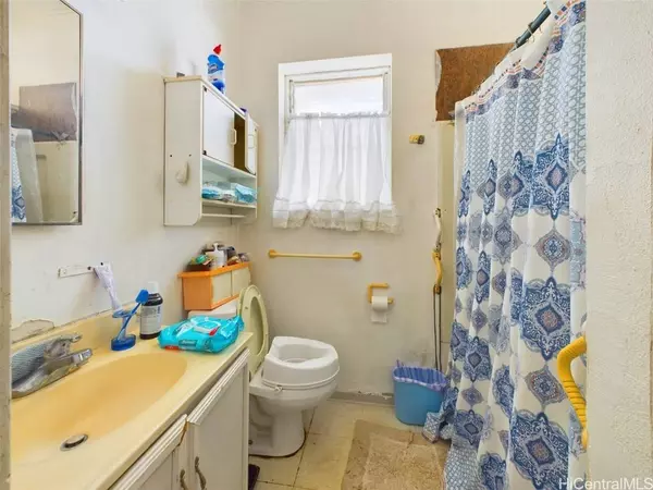 708 Panui ST, Honolulu, HI 96817