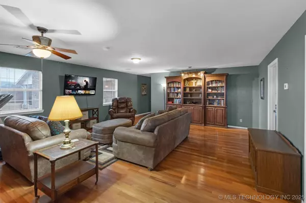 472687 Highway 51, Stilwell, OK 74960