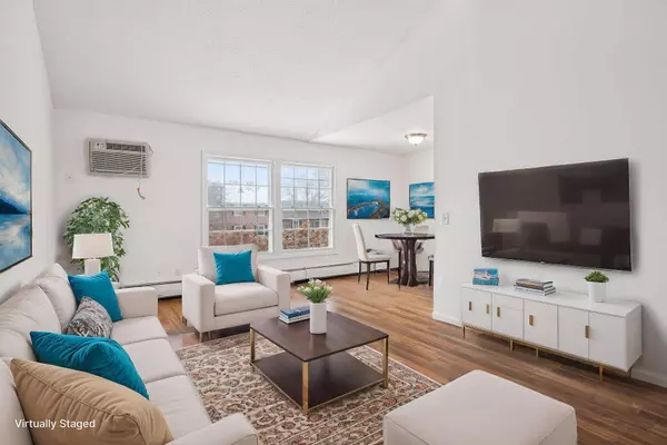 806 Old Settlers TRL #7, Hopkins, MN 55343