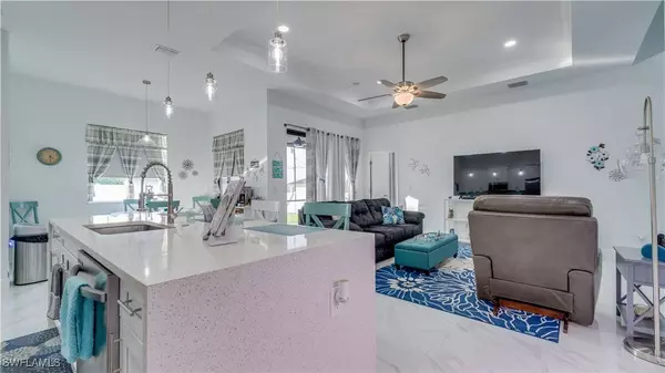 1118 NE 7th PL, Cape Coral, FL 33909