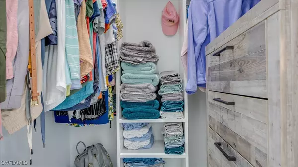 1118 NE 7th PL, Cape Coral, FL 33909