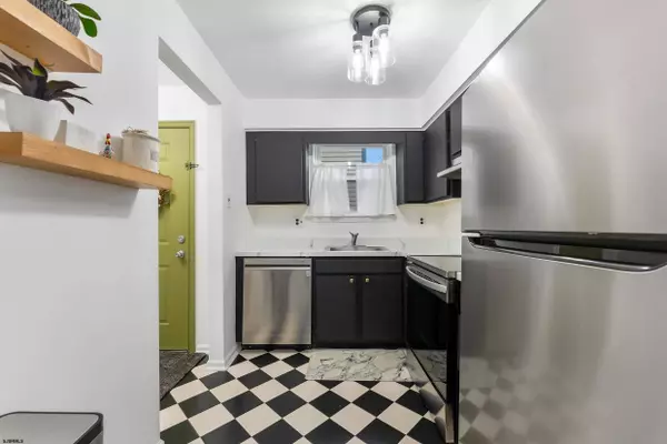 859 Fishers Creek #103, Smithville, NJ 08205