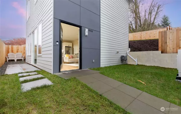 8616 37th AVE S, Seattle, WA 98118