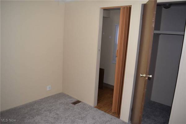 104 & 104 1/2 Bank ST, Flushing, OH 43977