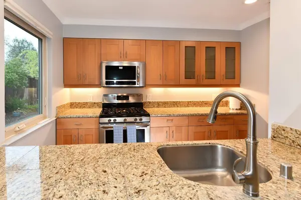 953 Mariposa LN, St. Helena, CA 94574