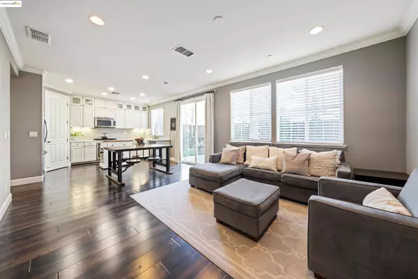 246 Ladybug Ln, Martinez, CA 94553