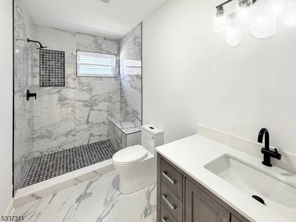 220 Maryland Ave, Paterson City, NJ 07503