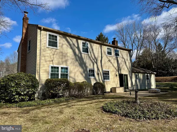 1524 HIGH MEADOW LN, West Chester, PA 19380