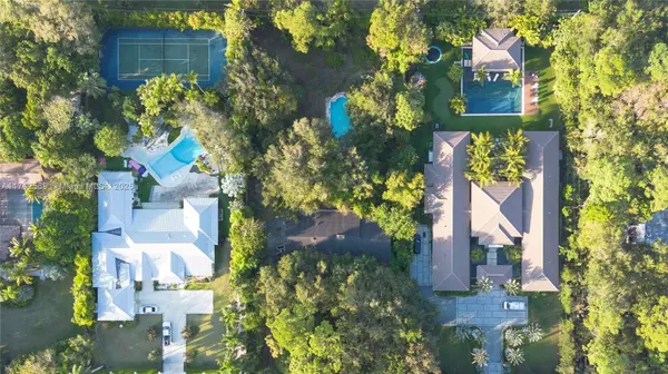 7095 SW 66th St, Miami, FL 33143