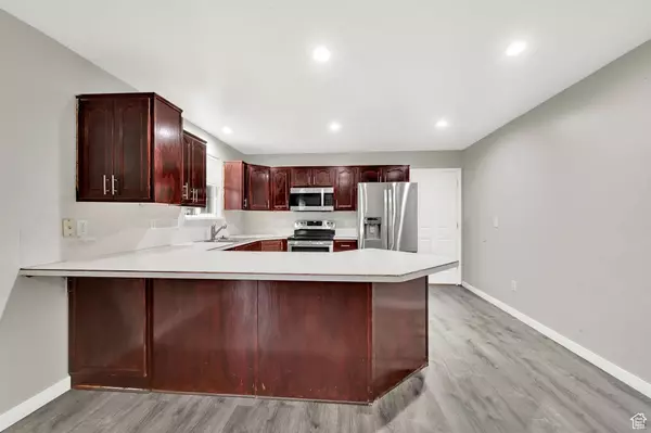 3002 W 4475 S, Roy, UT 84067
