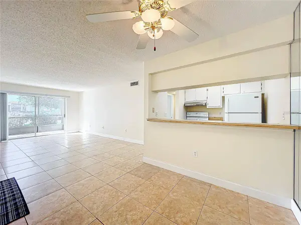 3273 BENEVA RD #101, Sarasota, FL 34232