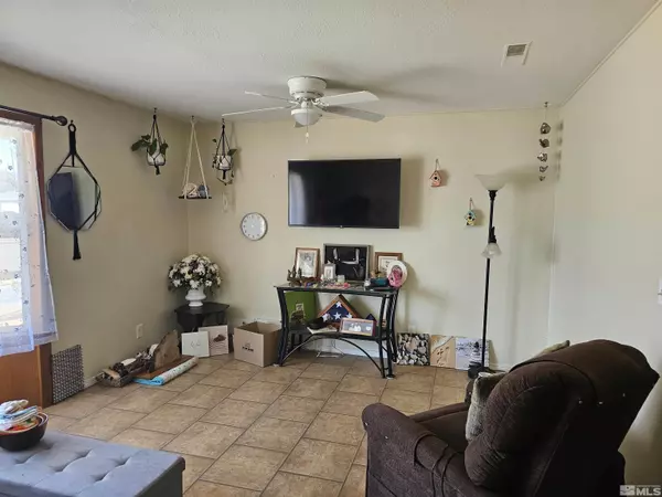 864 K st, Hawthorne, NV 89415