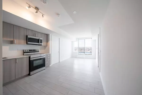 556 Marlee AVE #605, Toronto W04, ON M6B 0B1