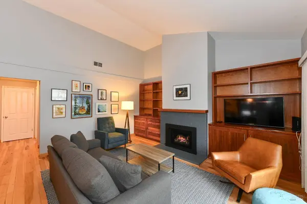 953 Mariposa LN, St. Helena, CA 94574