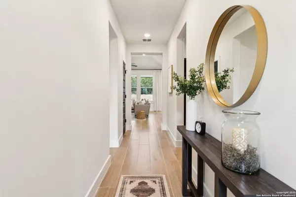 1313 GREEN MEADOW LN, Spring Branch, TX 78070