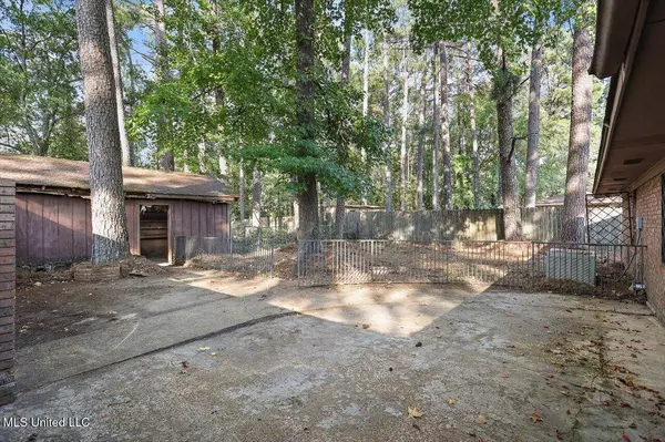 121 Yorkshire, Jackson, MS 39212