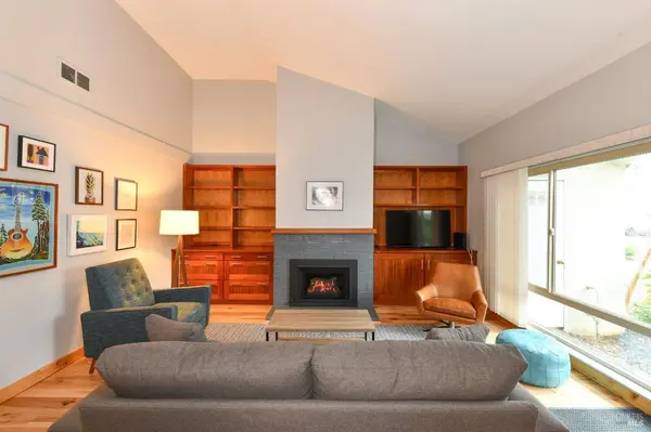 953 Mariposa LN, St. Helena, CA 94574