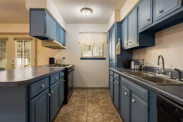 2920 MAXINE ST NE, Albuquerque, NM 87112